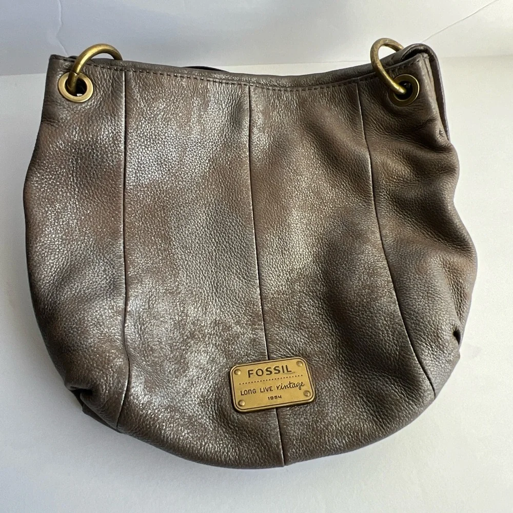 Fossil Long Live Vintage 1954 Leather Shoulder Bag,‎ Distressed Silver